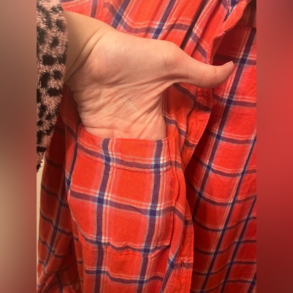 The Perfect Shirt-Small Women’s colorful flannel. - Picture 4 of 6